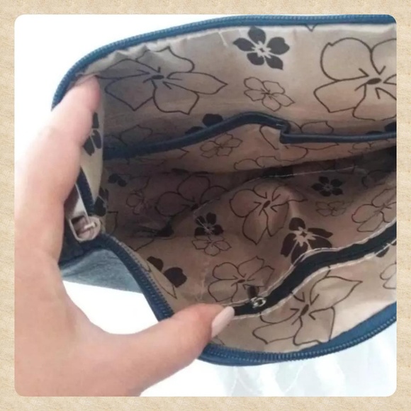 Stylish Clutch in 3 Colors - Picture 7 of 7